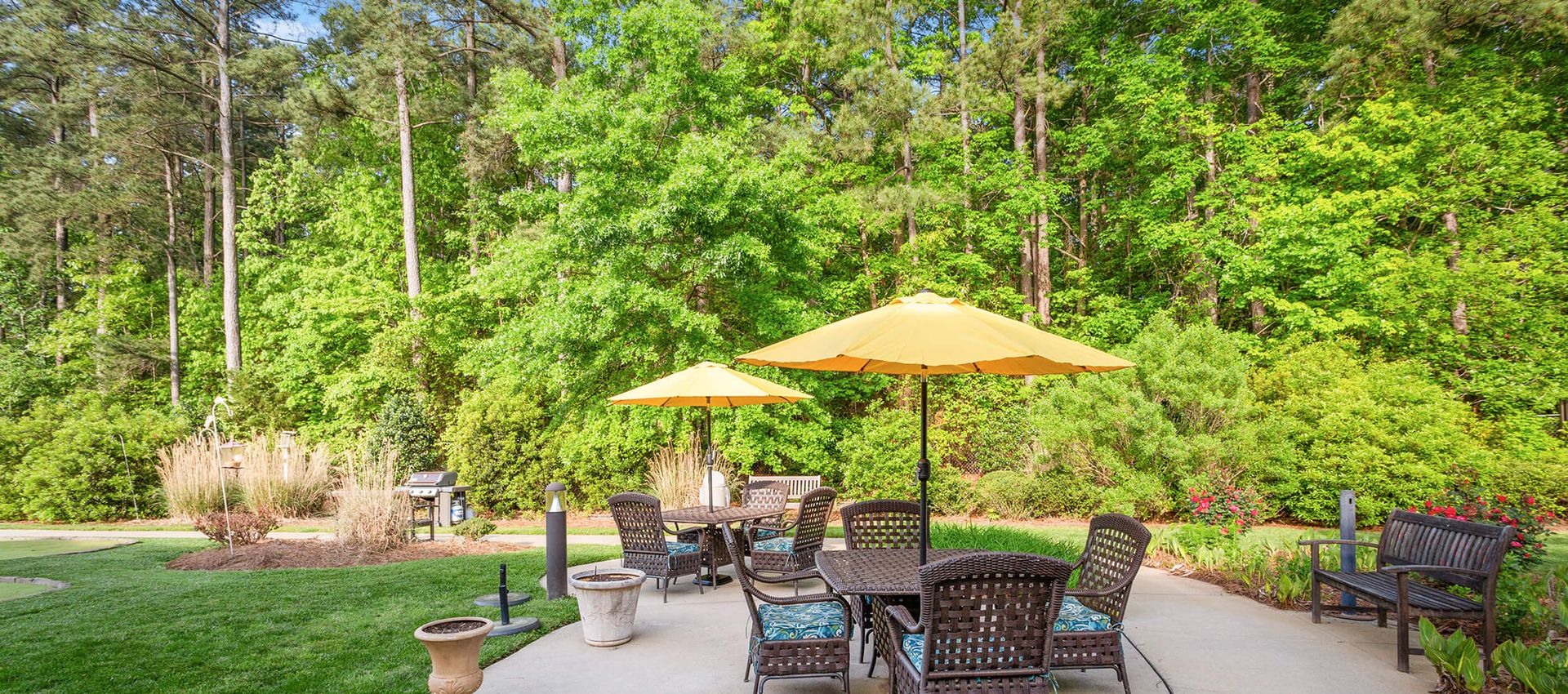 Sunrise at North Hills Outdoor Seating
