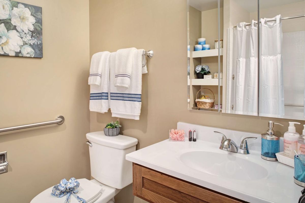 Sunrise of Randolph I model bathroom