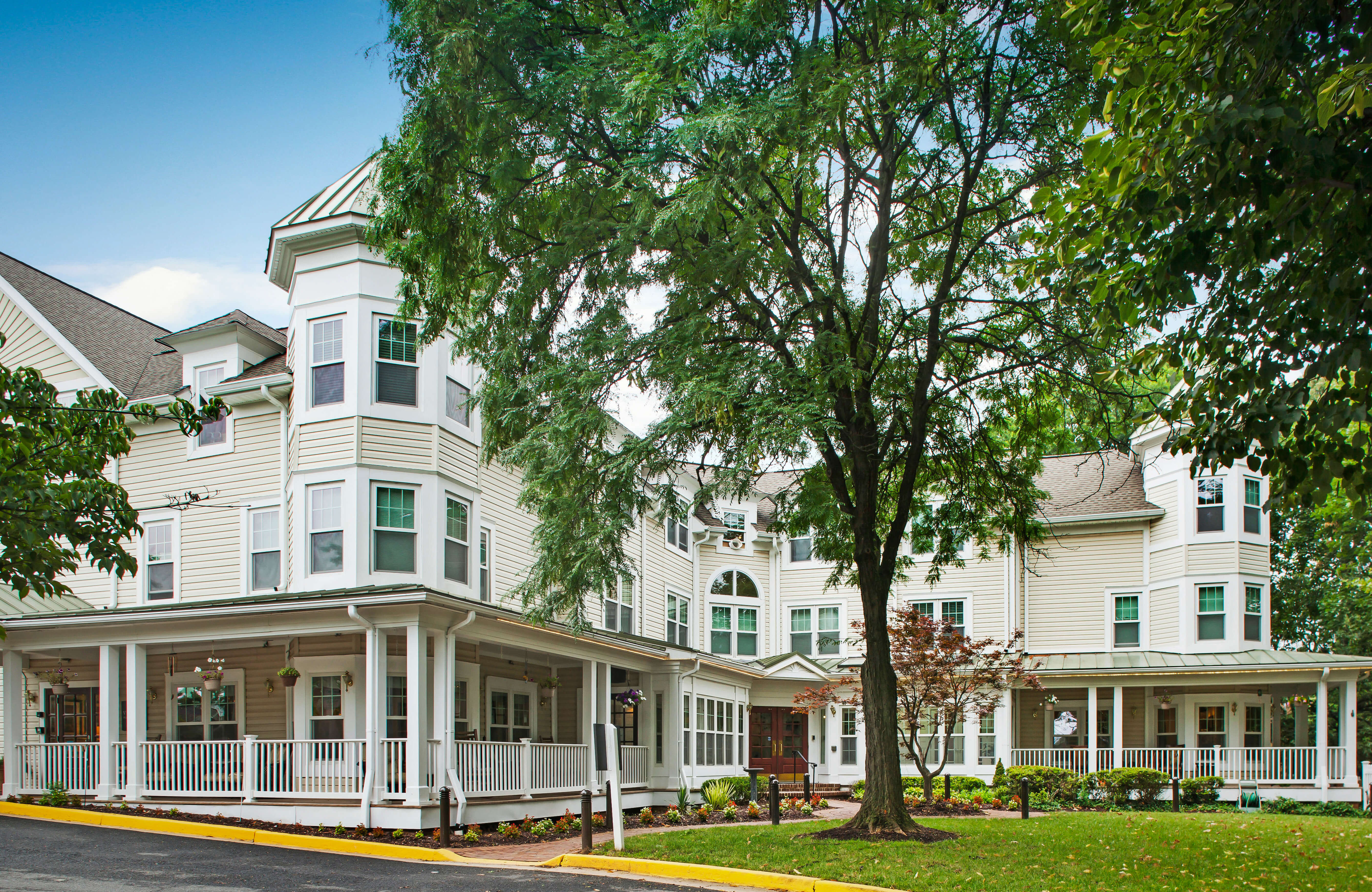 Entrance | Sunrise of Arlington