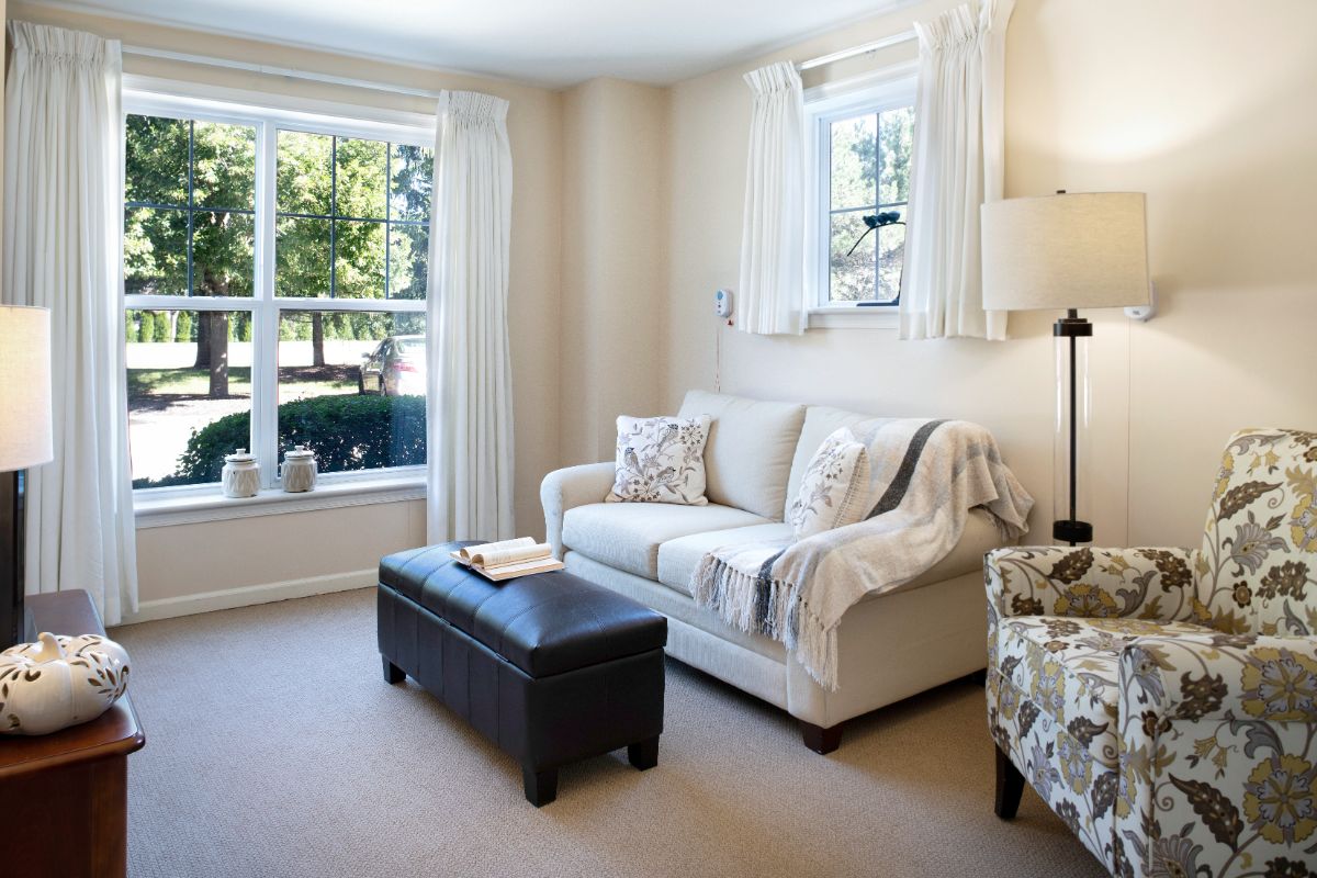 Sunrise of Willowbrook | Living Room