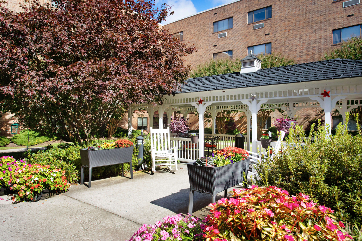 Garden | Sunrise Villa Tuckahoe