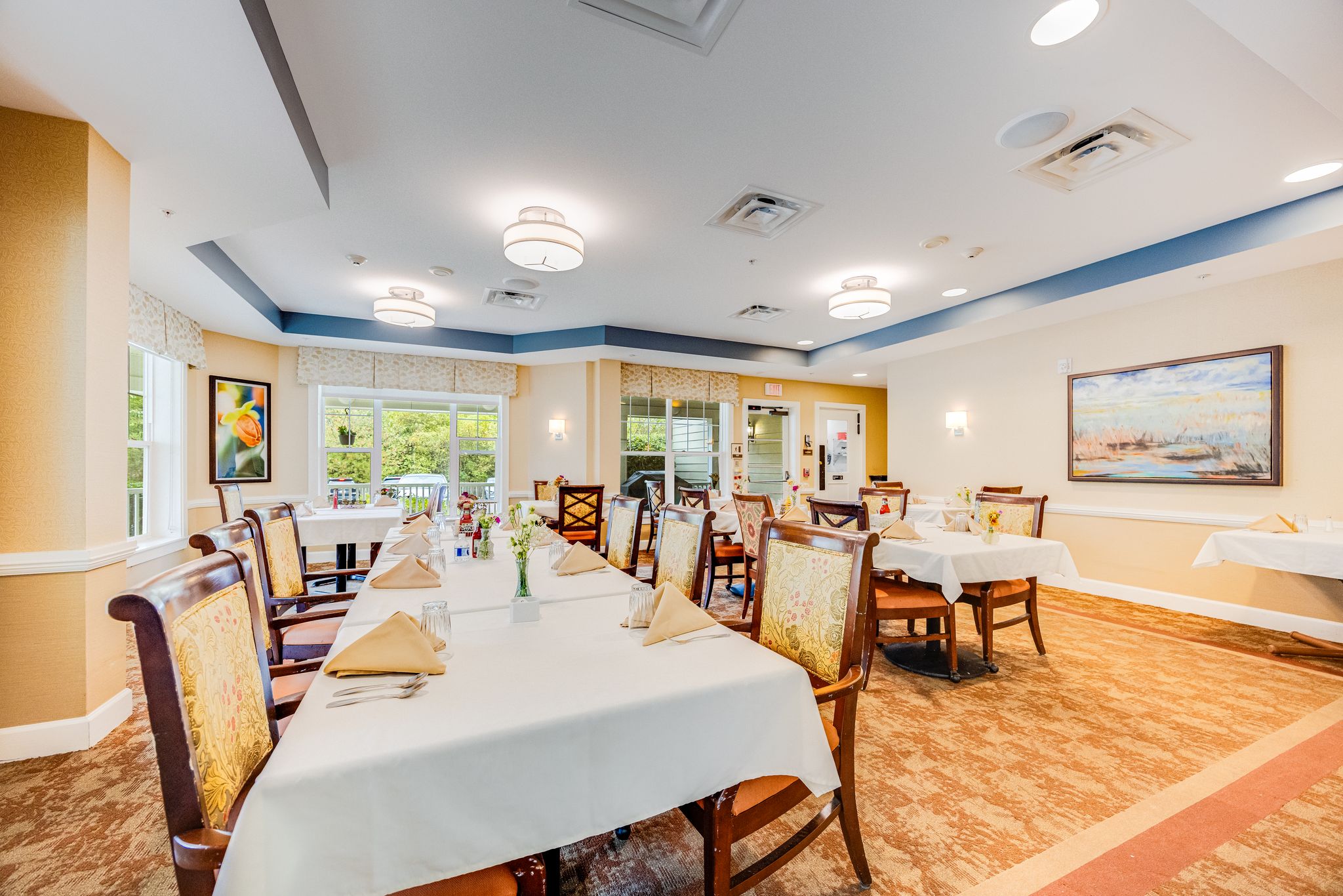 Dining Room | Sunrise of North Wales