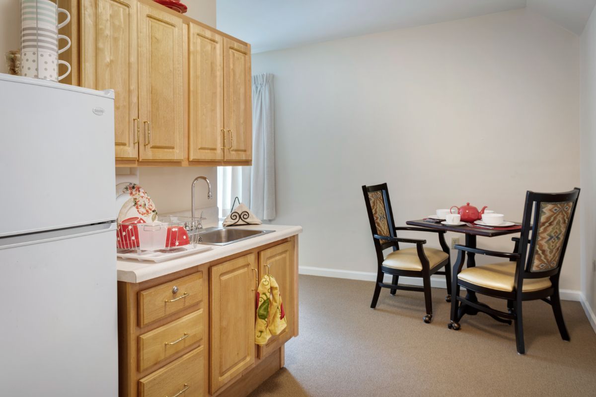 Suite Kitchen Area | Sunrise of Plainview