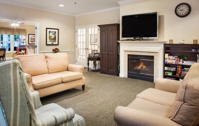 TV Room | Sunrise of Arlington