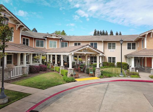 Sunrise of Carmichael I exterior