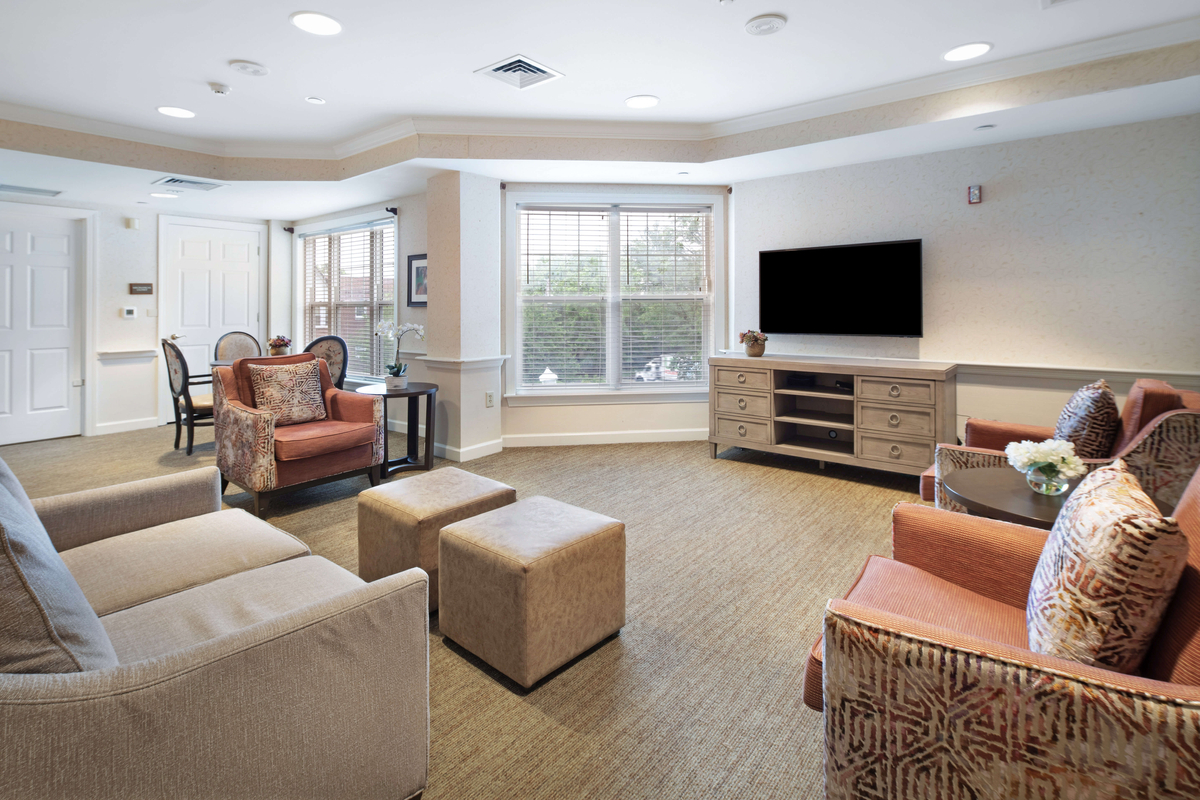 Sitting Area | Sunrise of Haverford