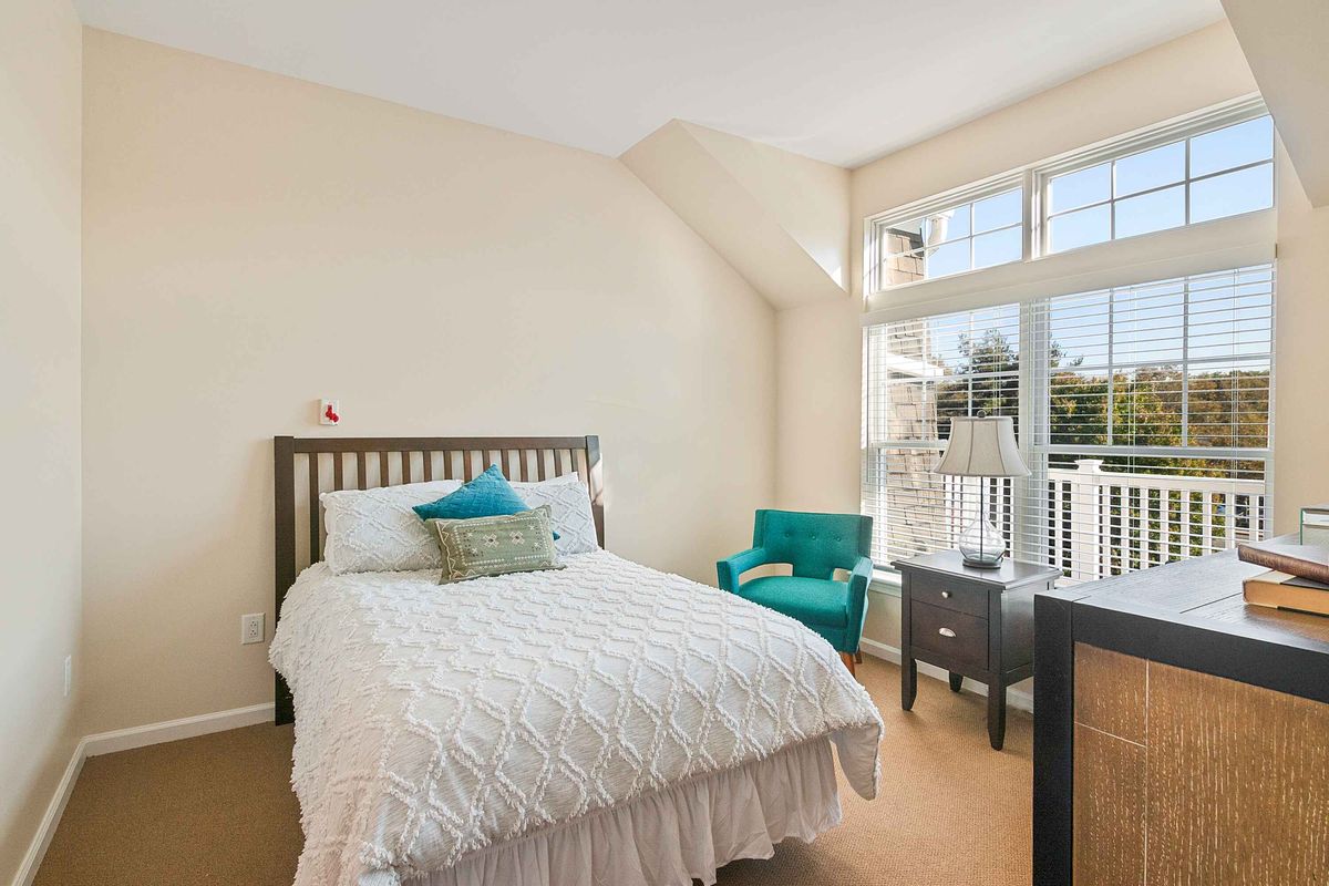 Apartment Bedroom at Sunrise of Cresskill