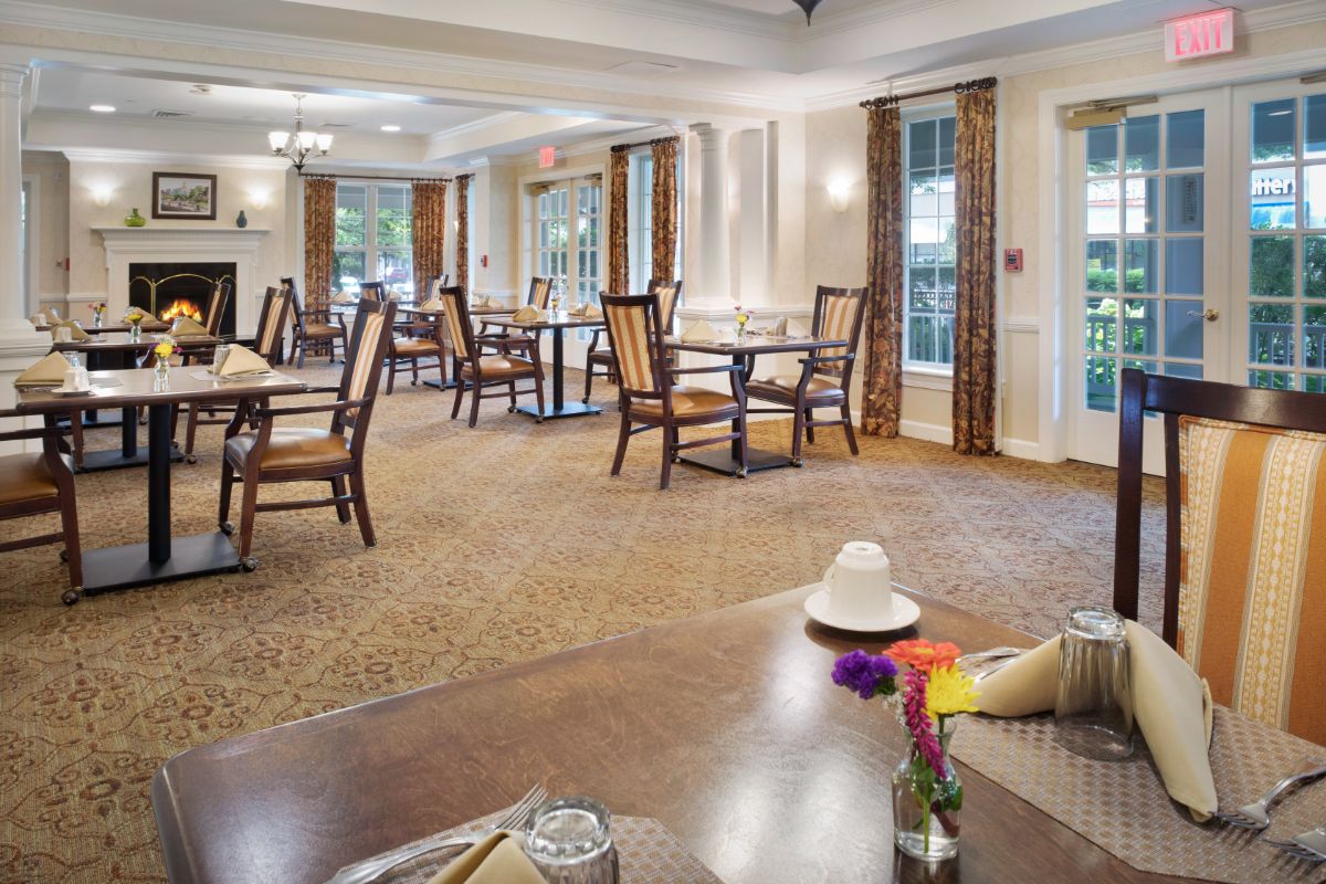 Sunrise of Arlington | Dining Room