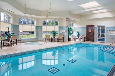 Sunrise of Thornhill | Pool