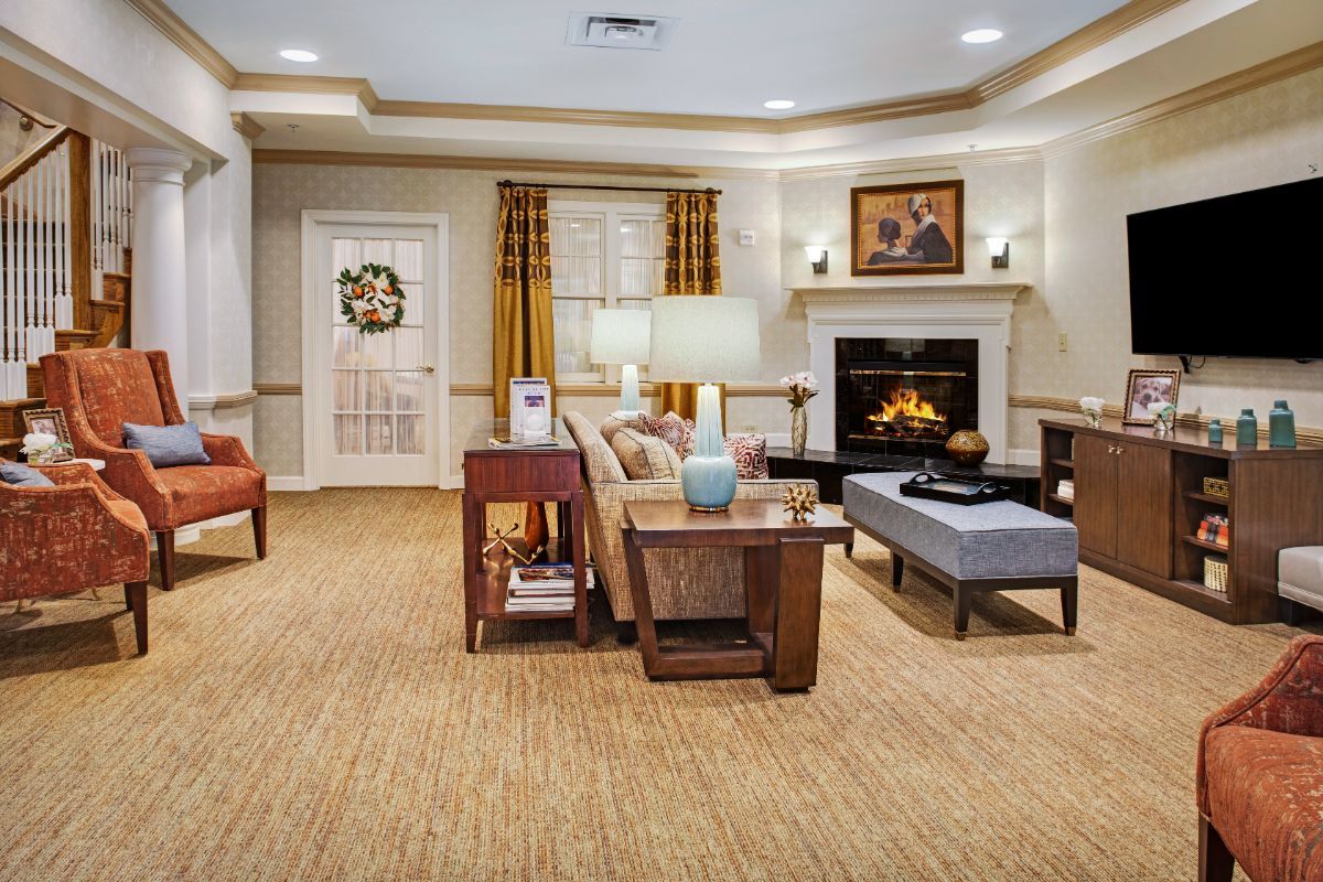 Living Room at Sunrise of Johns Creek