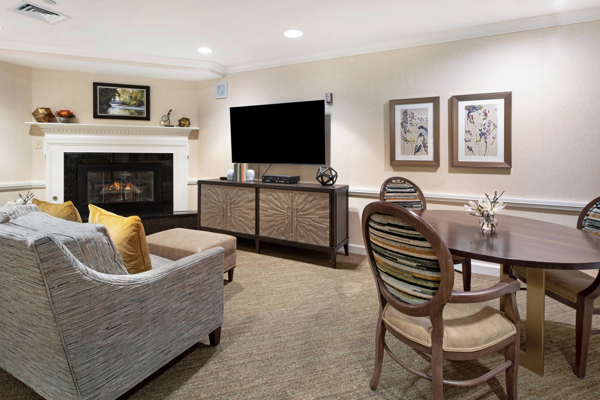 Living Room | Sunrise of Haverford