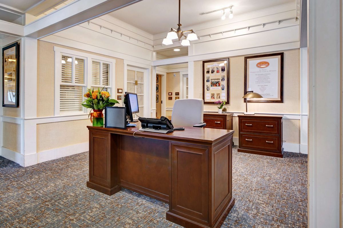 Sunrise of Boulder Lobby