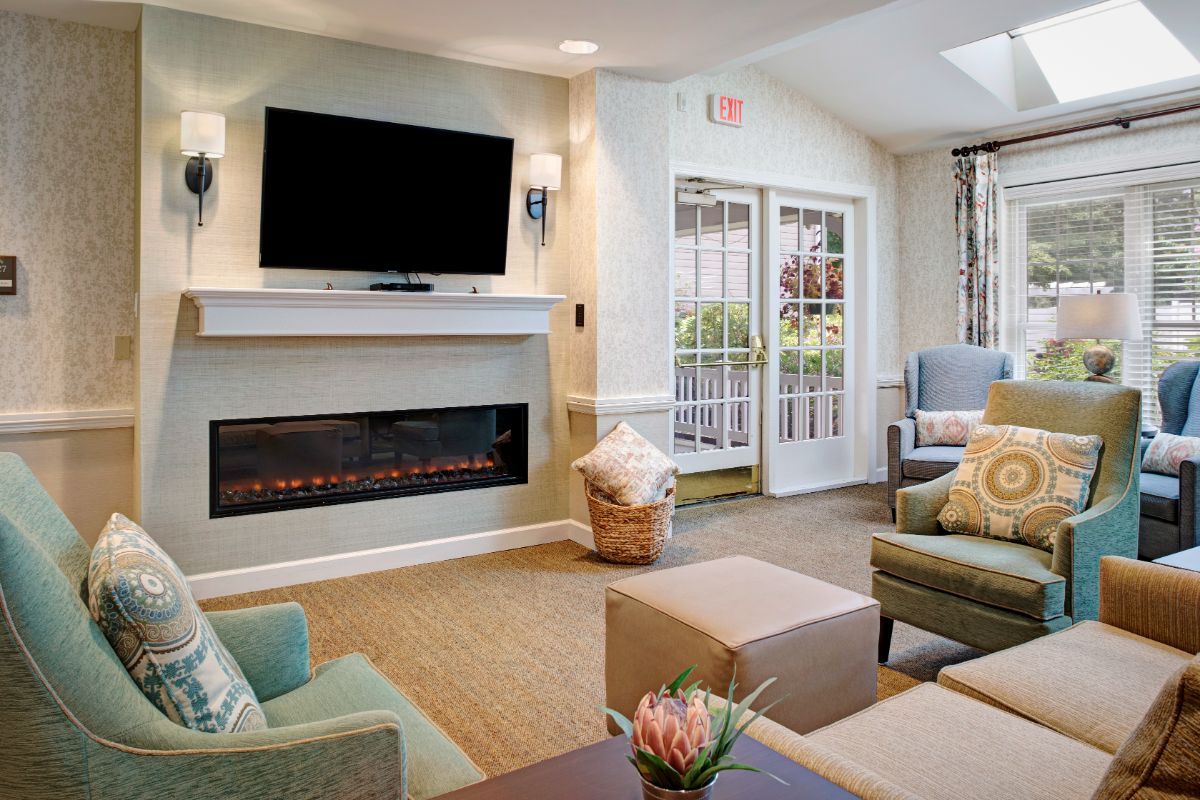 Living Room, Sunrise of North Lynbrook