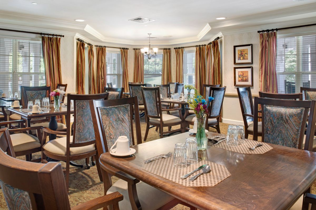 Sunrise of Westtown Dining Room