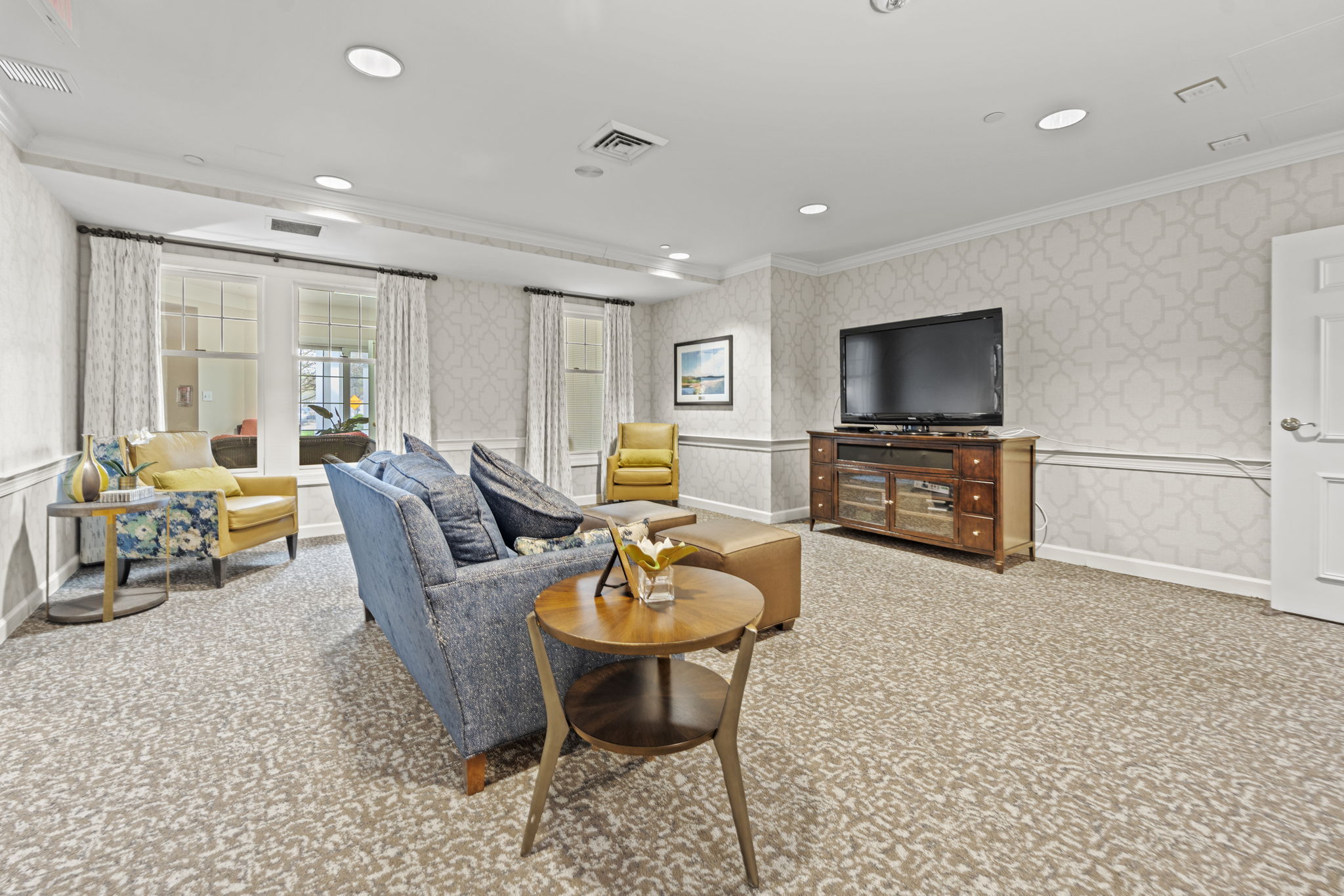 Living Area | Sunrise of Falls Church 