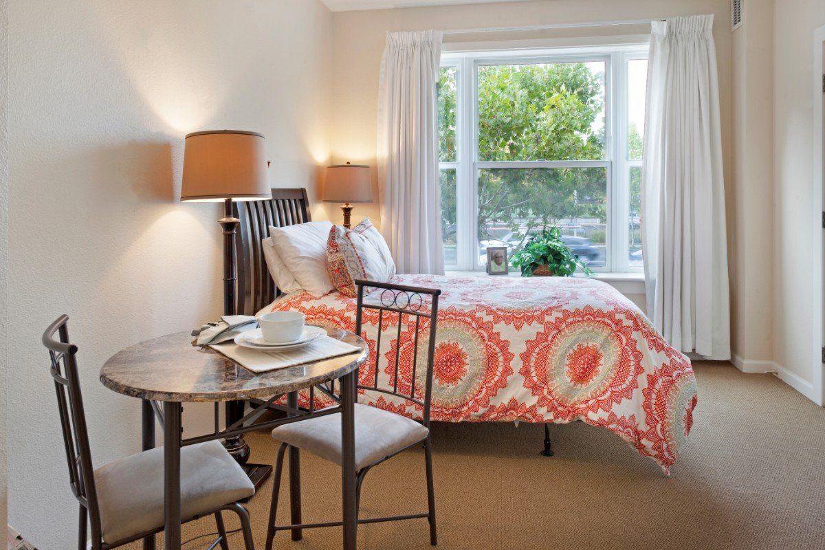 Sunrise of Palo Alto Suite Bedroom