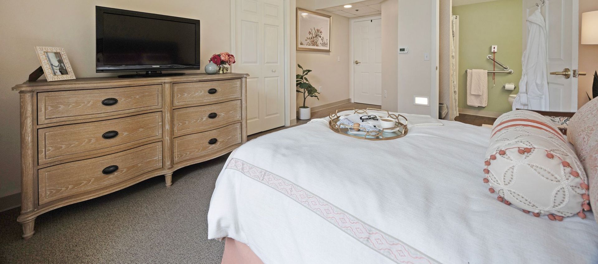 Suite Bedroom at Brighton Gardens of Stamford