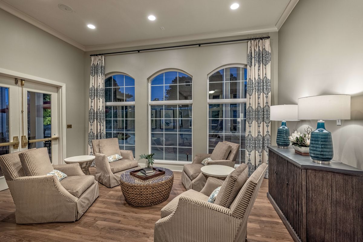 Varenita of West Cobb | Sitting Room Image
