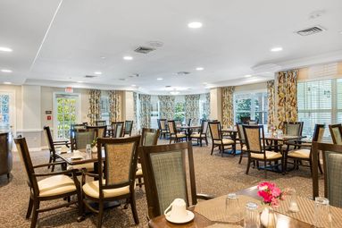 Sunrise at West Essex | Dining Room