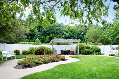 Courtyard | Sunrise of Dix Hills