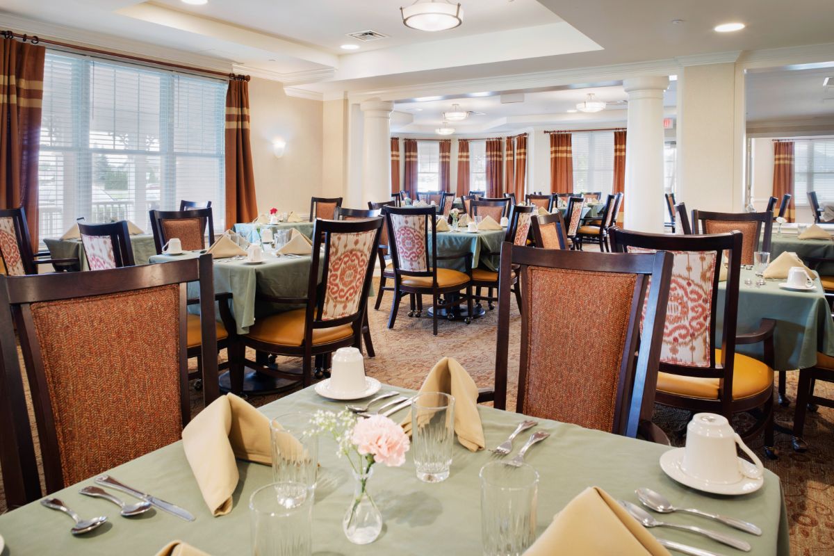 Sunrise of Shelby Township | Dining
