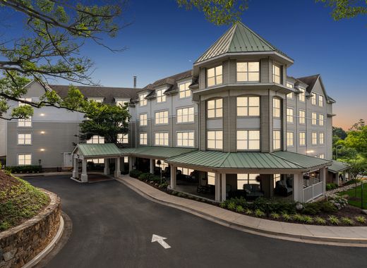 Sunrise at Bluemont Park Exterior