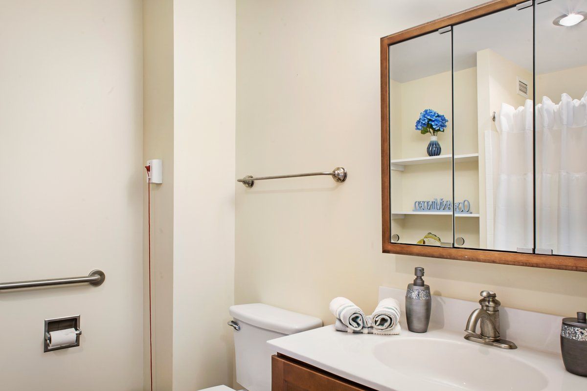 Sunrise of Wall, In-Suite Bathroom
