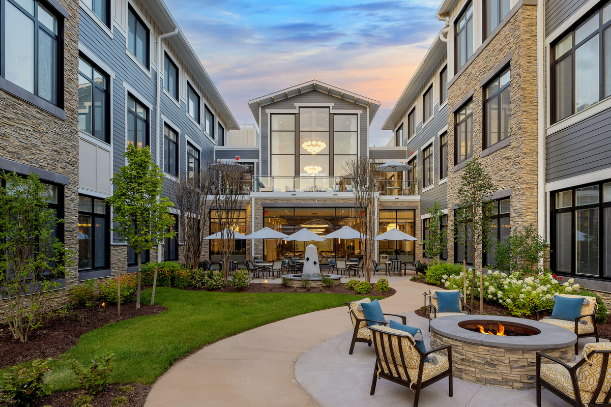 Sunrise of North Severna Park | Courtyard
