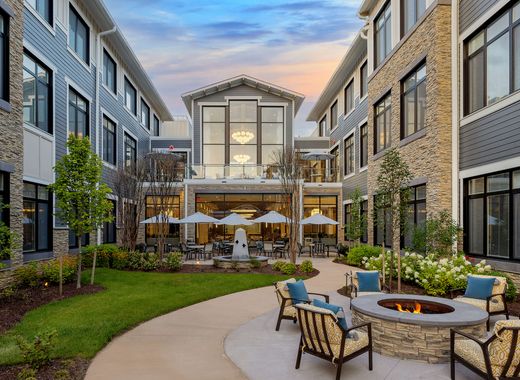 Sunrise of North Severna Park | Courtyard