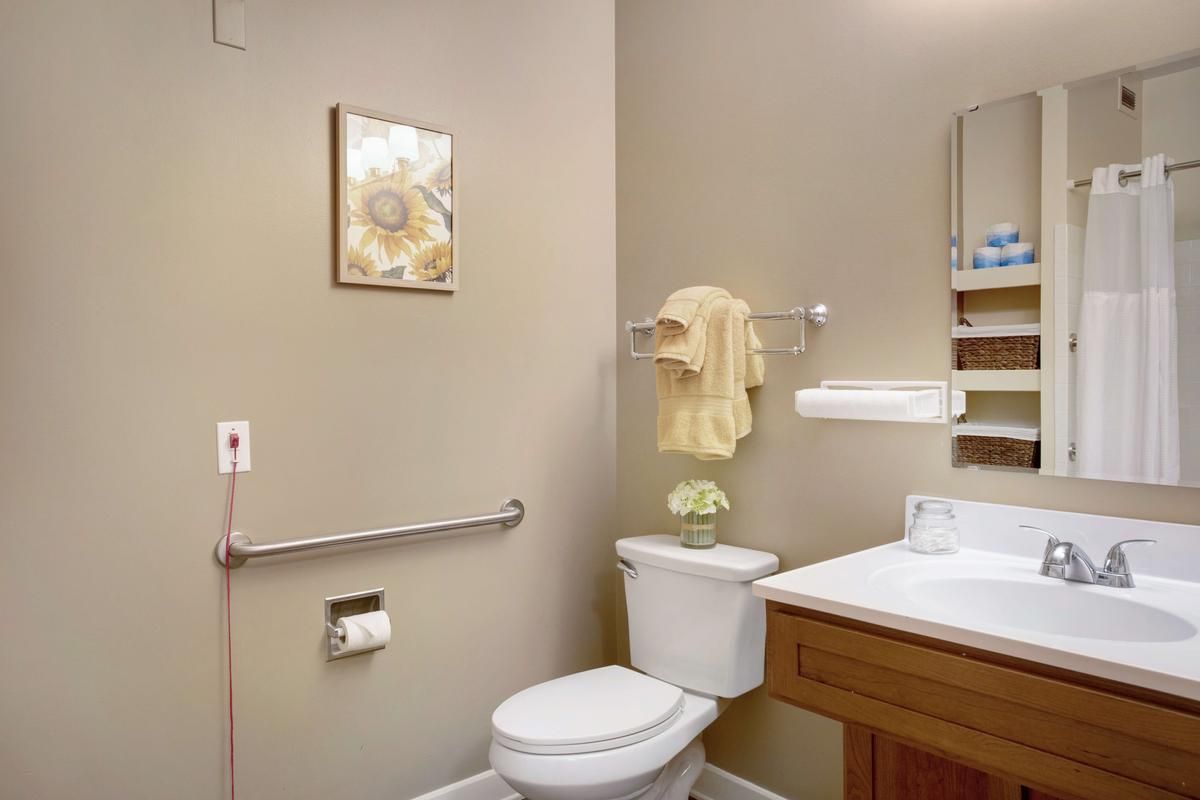 Sunrise of Edgewater I model bathroom