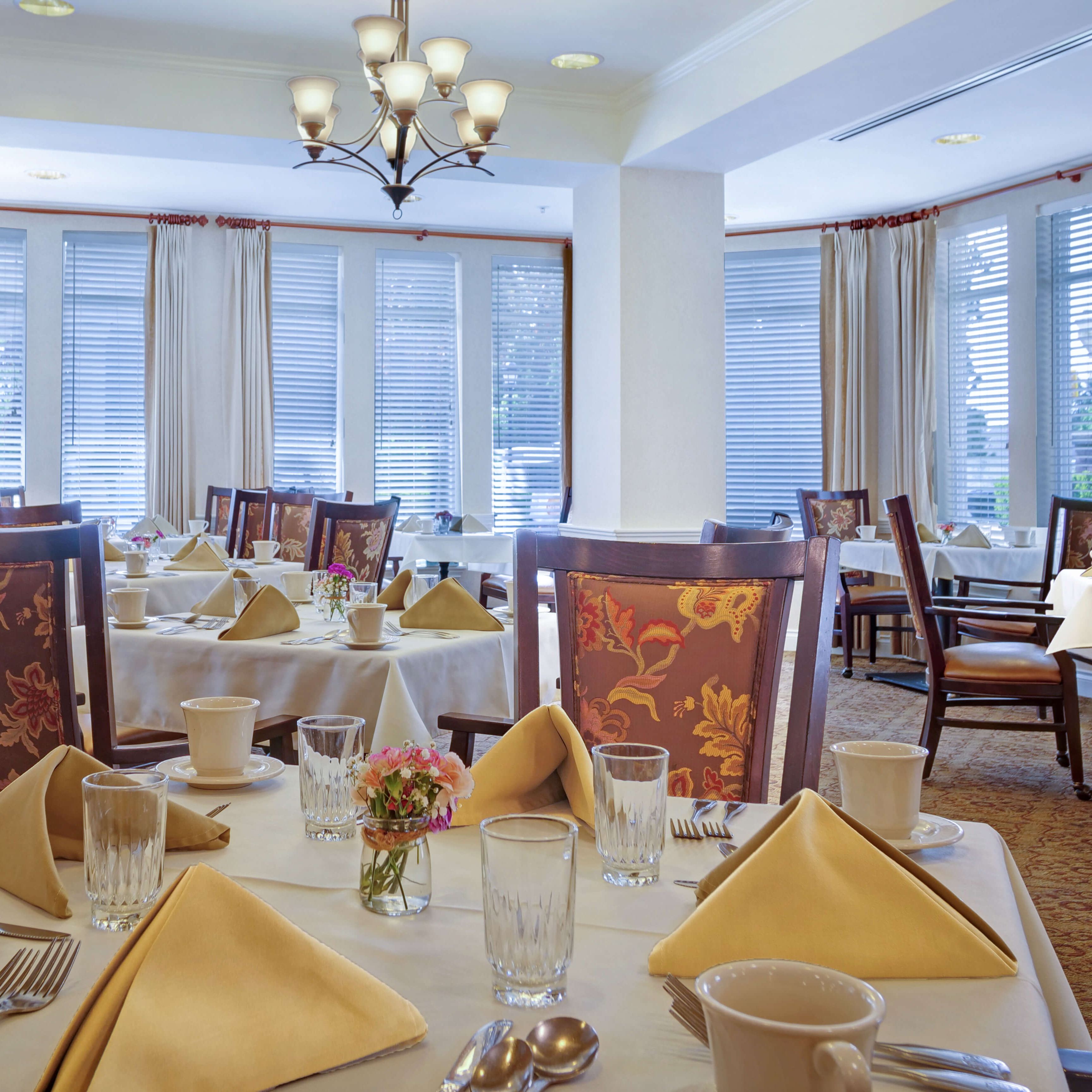 Sunrise of Lynn Valley | Dining Room