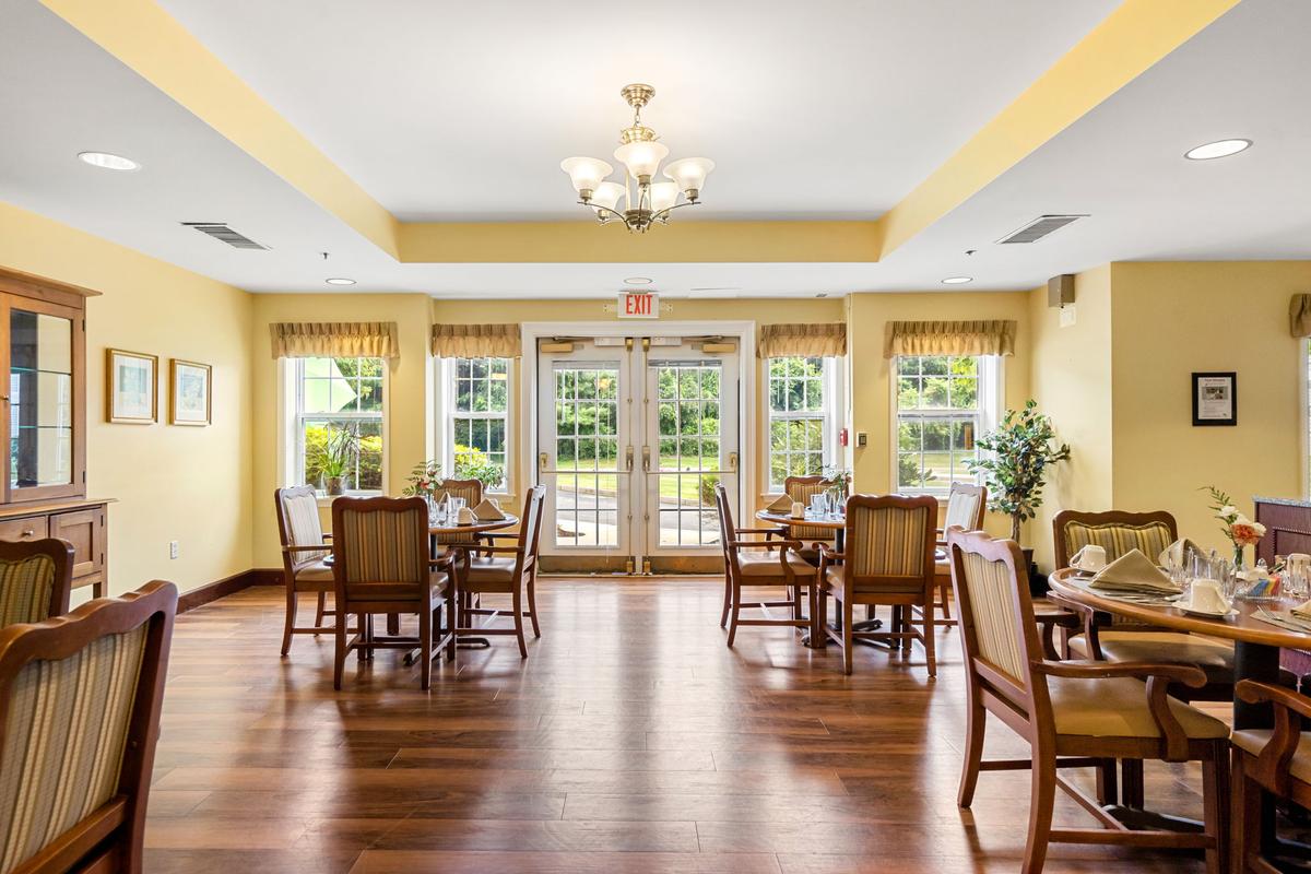 Sunrise of Plymouth Beach | Dining Room