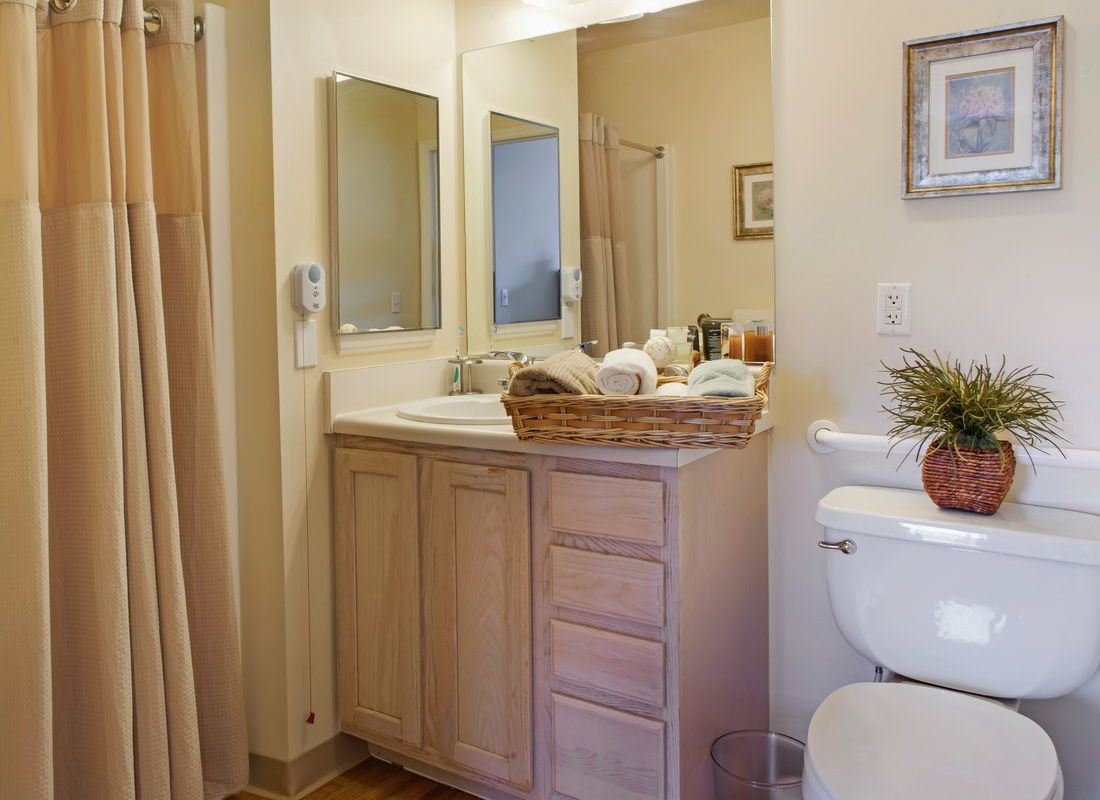 Sunrise at North Hills Suite Bathroom