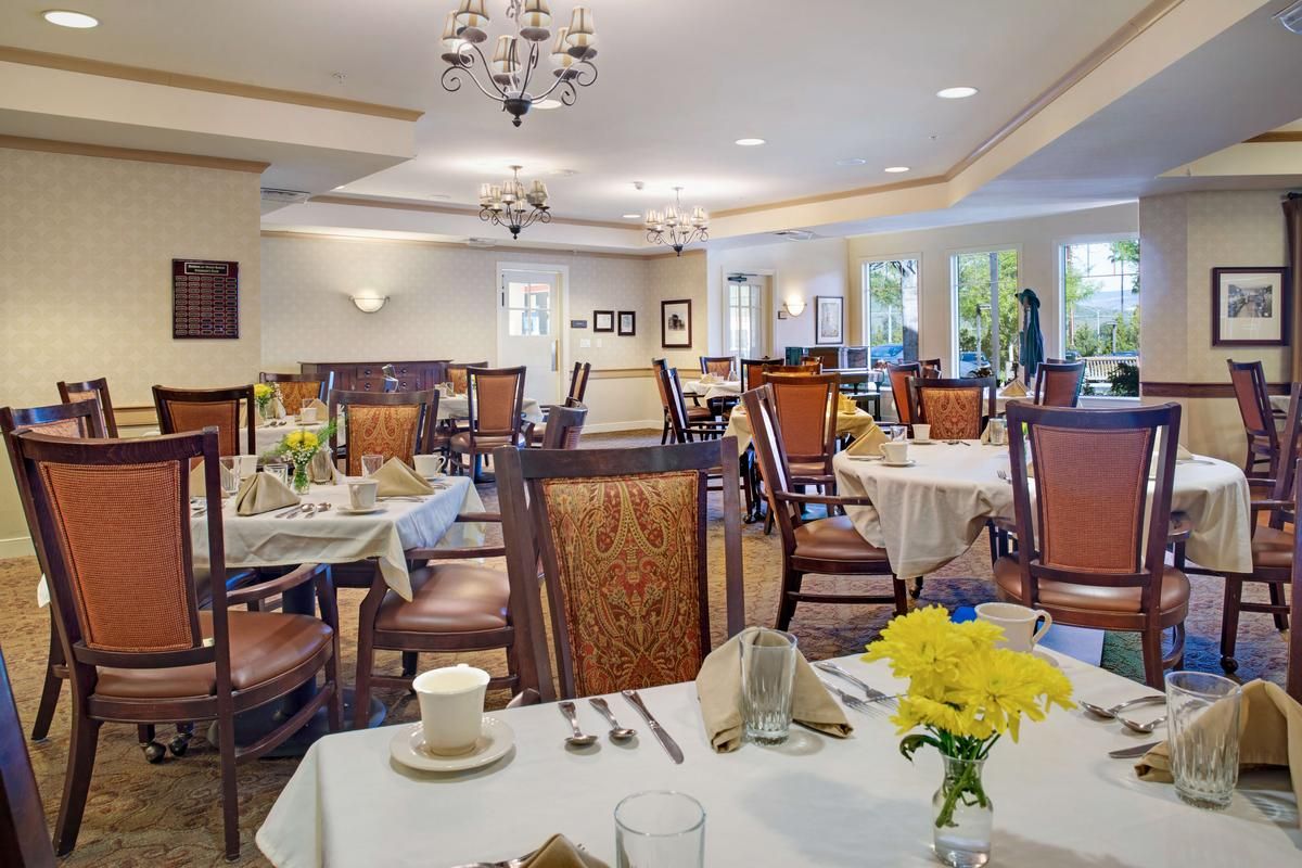 Sunrise at Wood Ranch I dining
