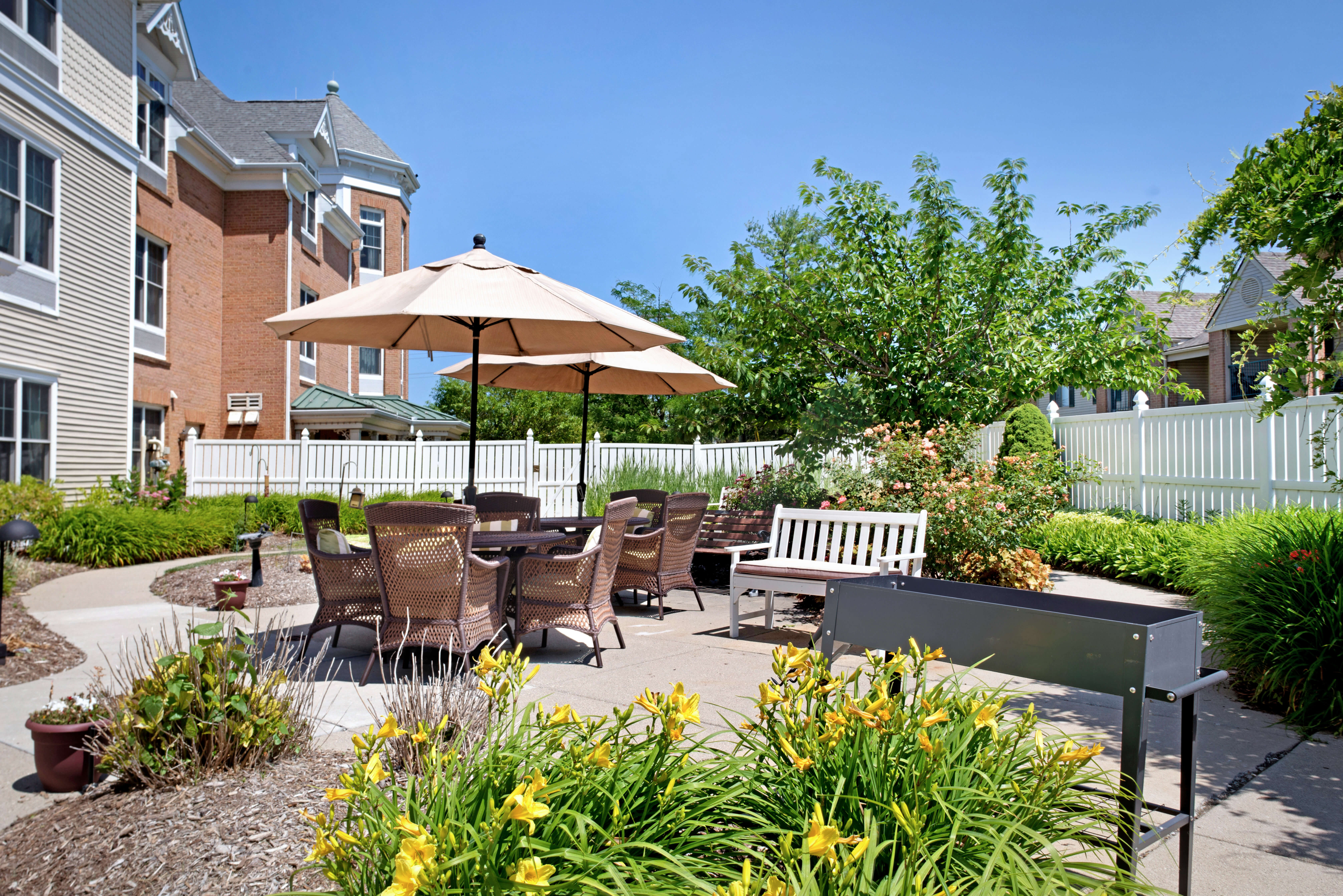 Sunrise of Shelby Township | Patio