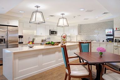 Sunrise of North Lynbrook | Kitchen