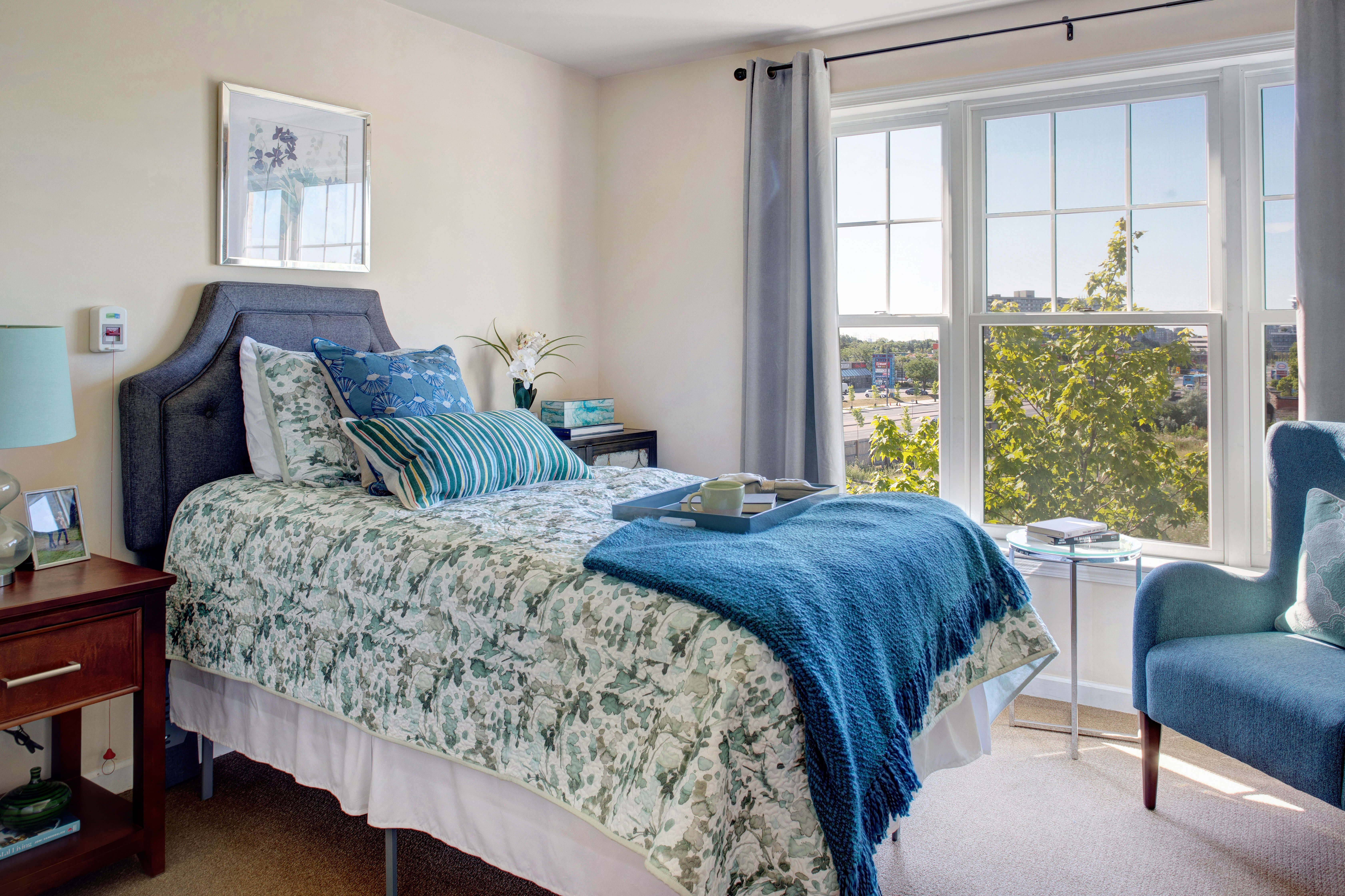 Sunrise of Richmond Hill | Model Suite Bedroom