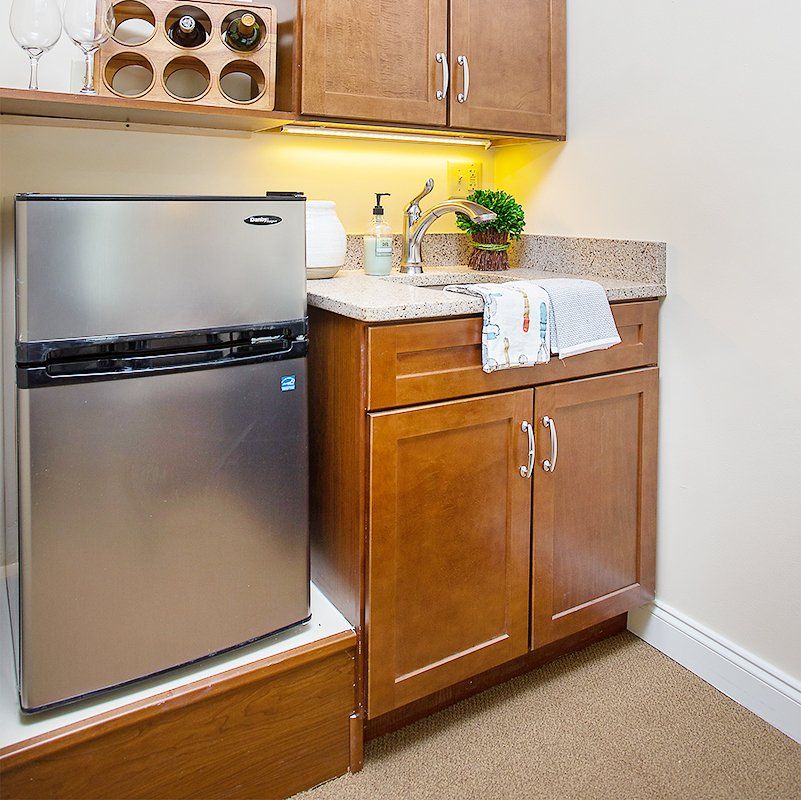 Apartment Kitchen at Brighton Gardens of Brentwood