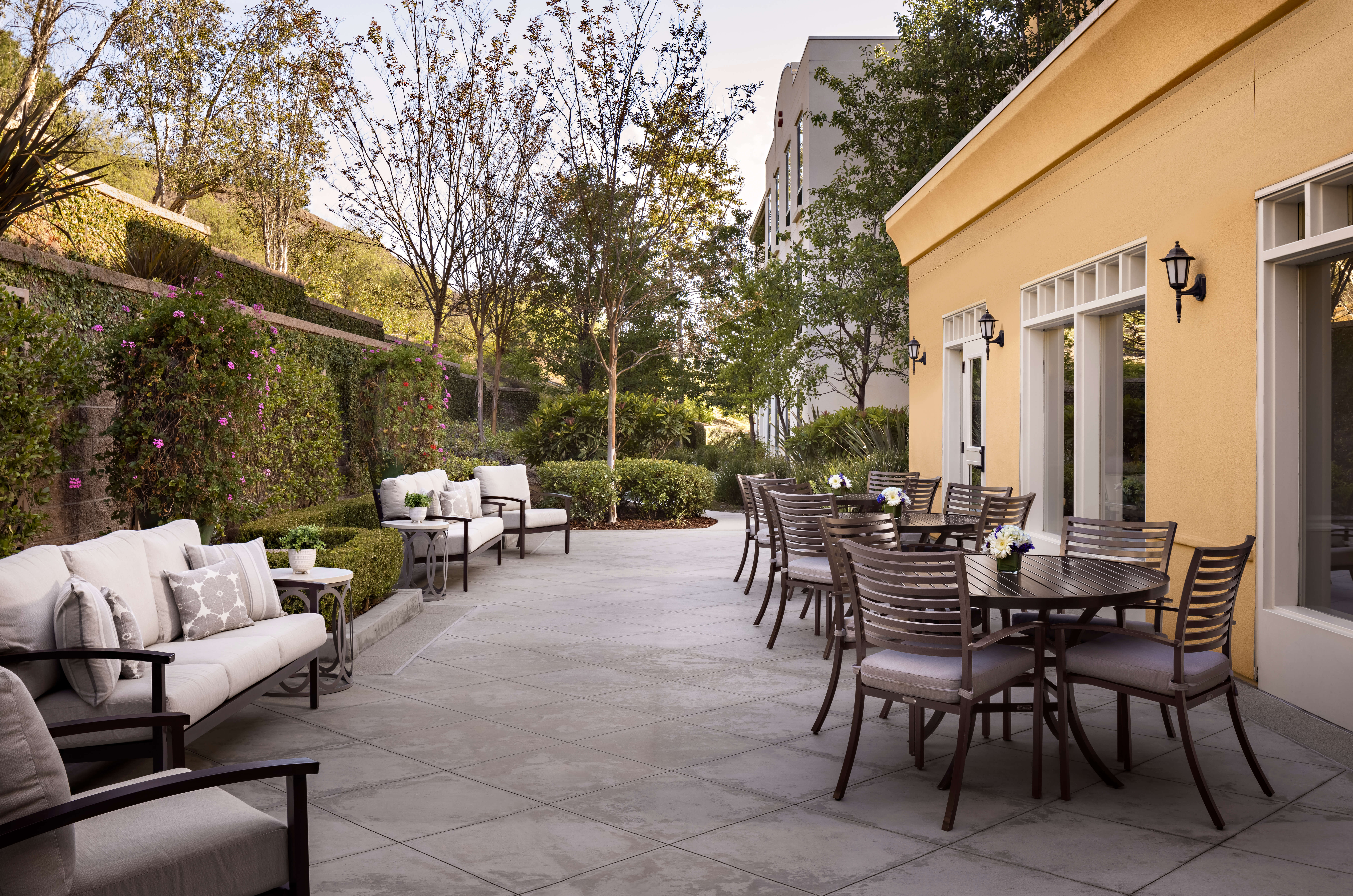 Sunrise of Thousand Oaks | Patio