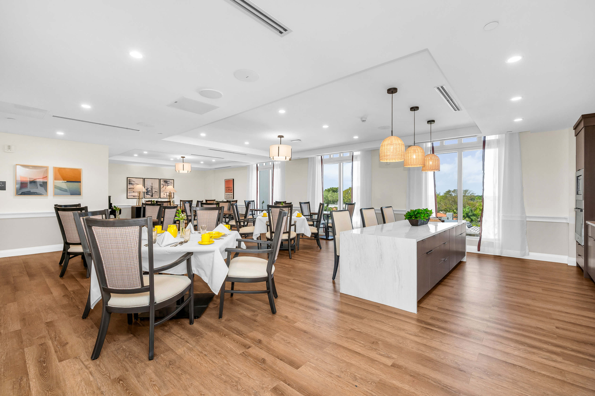 Reminiscence Dining Room | Sunrise of Coral Gables