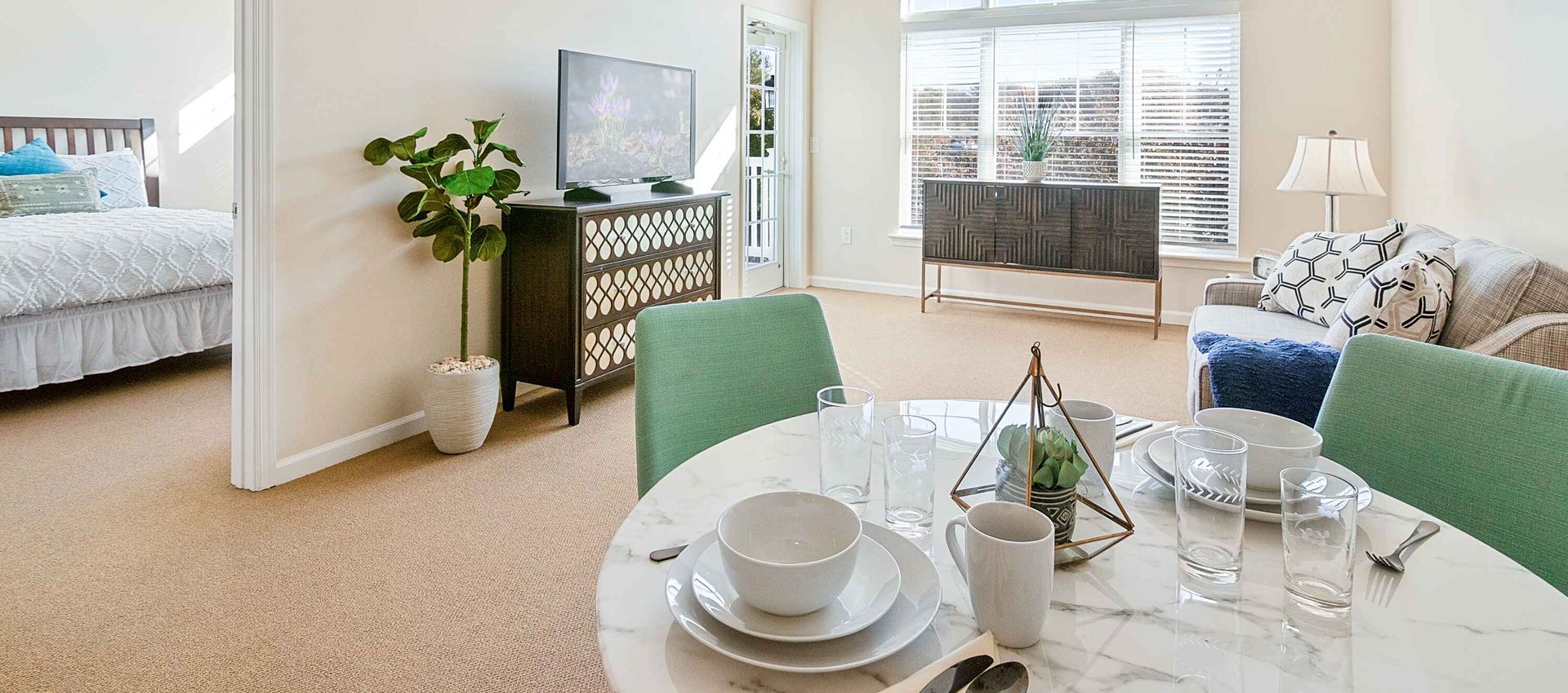 Apartment Living Room at Sunrise of Cresskill