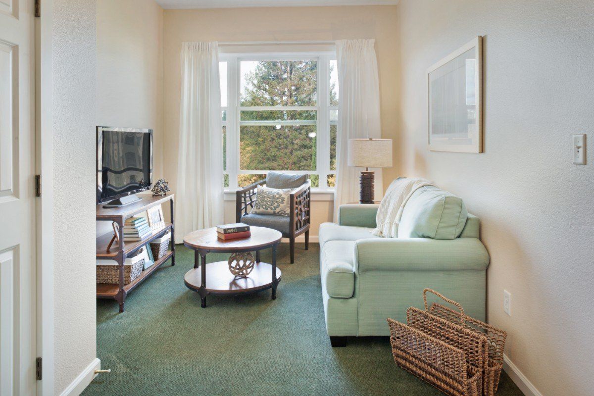 Suite Living Room at Sunrise of Palo Alto