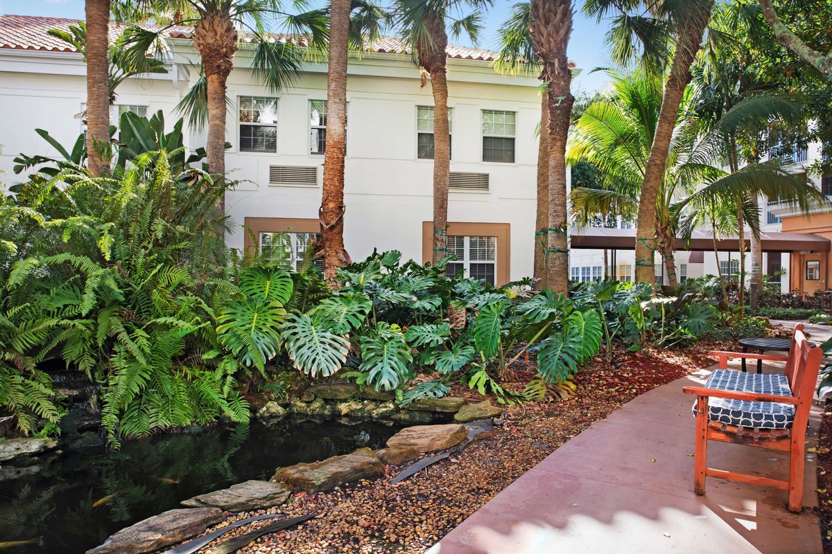 Experience Stratford Court of Boca Pointe Florida Experience Stratford Court of Boca Pointe Florida