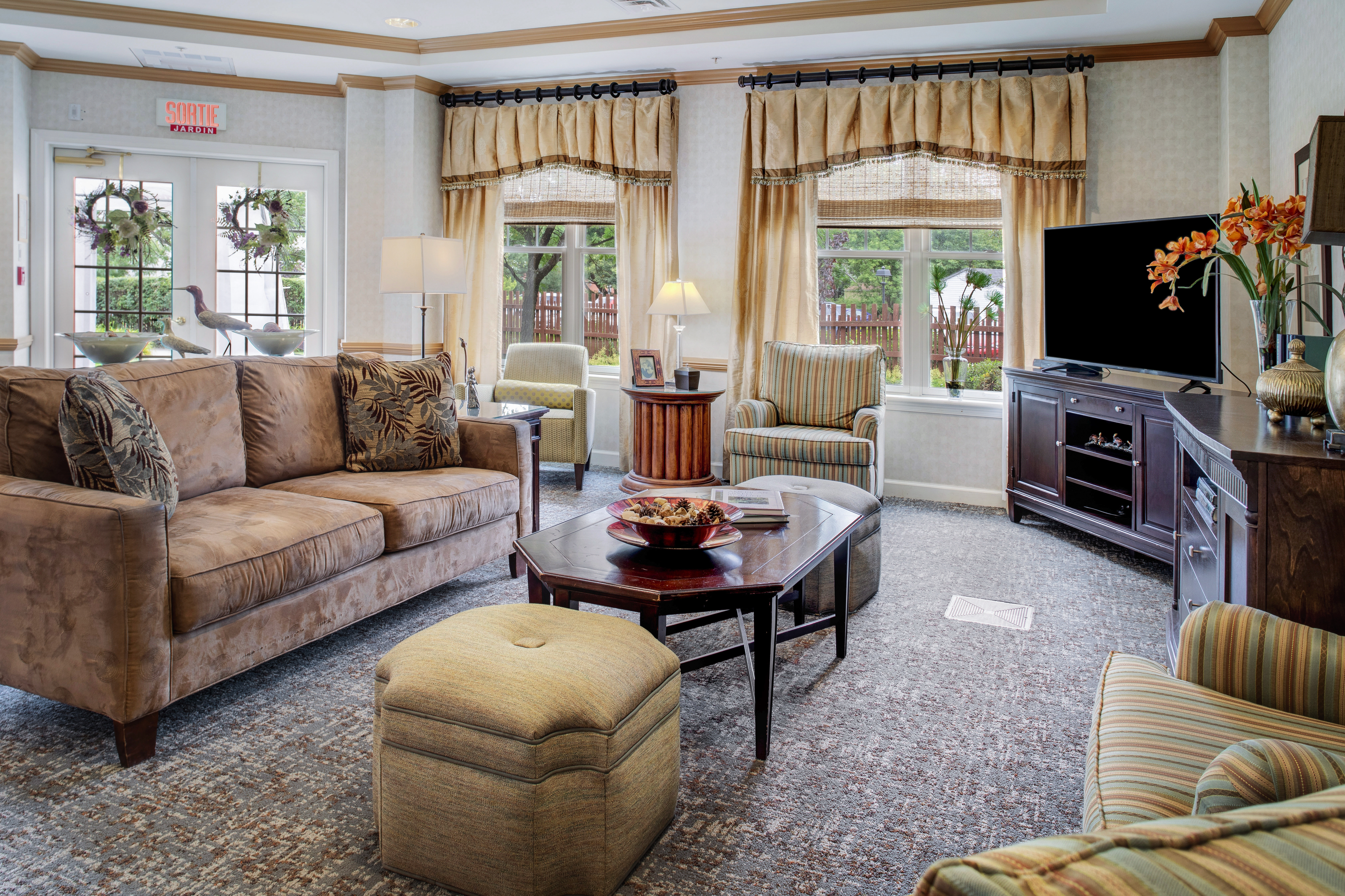 Sunrise of Dollard des Ormeaux | Living Room