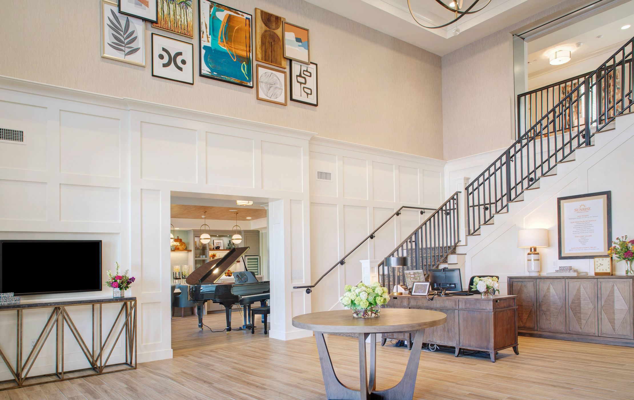 Sunrise of Orange | Lobby