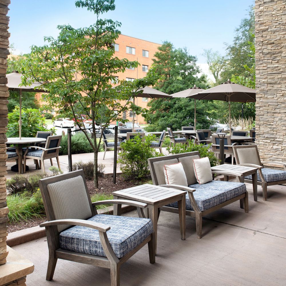 Sunrise of Bethesda | Patio