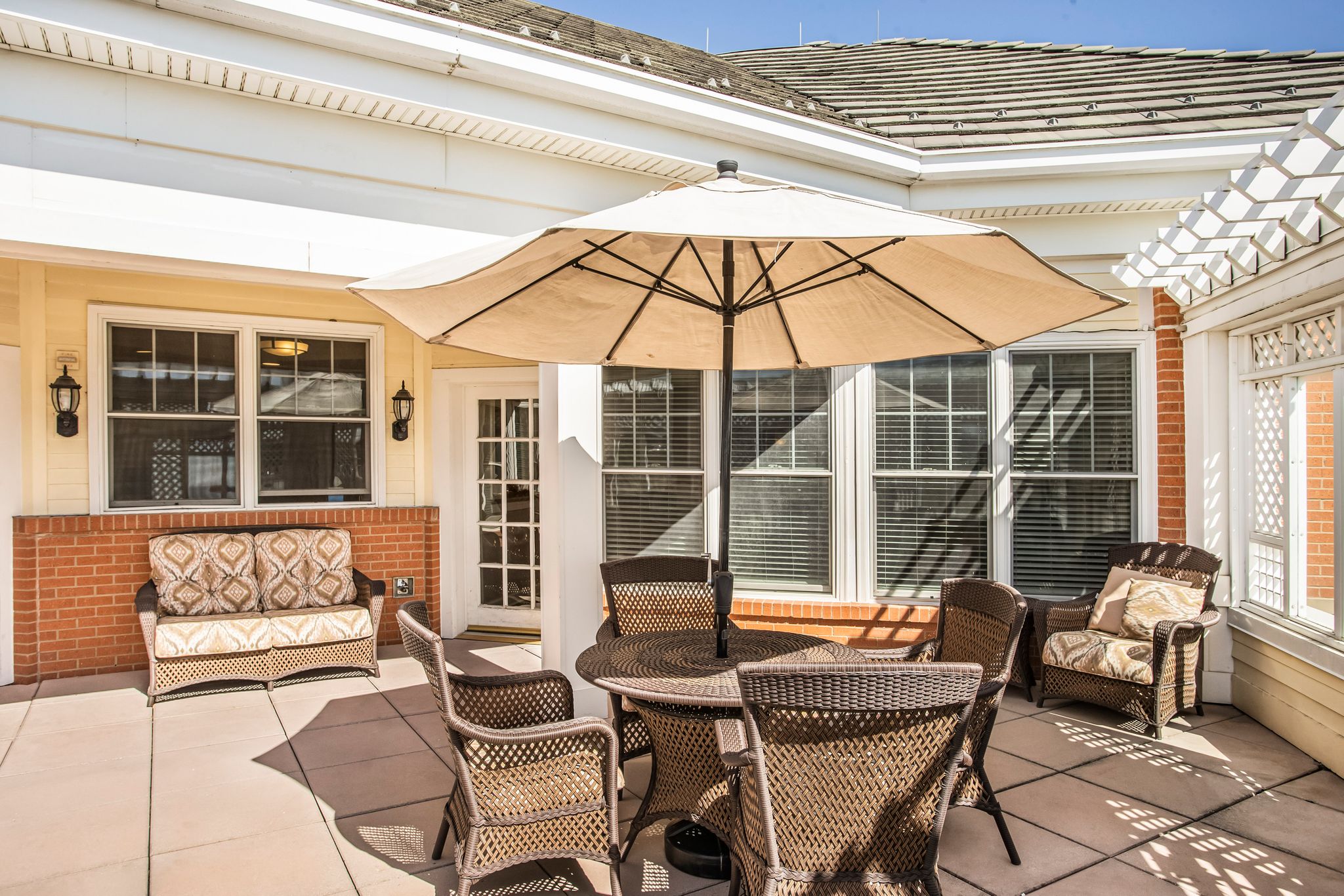 Sunrise of Leawood | Patio