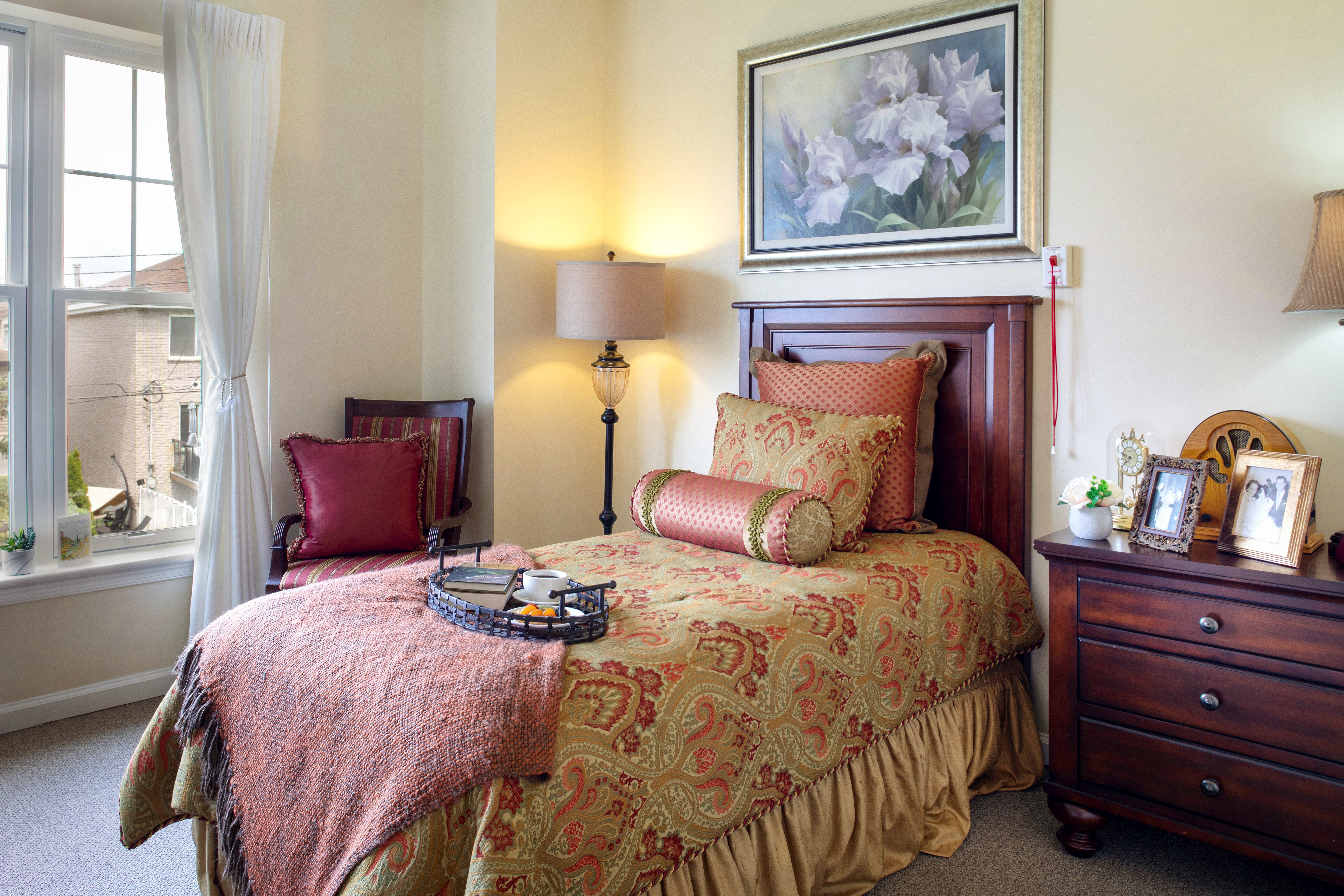 Sunrise of Dollard des Ormeaux | Model Suite Bedroom