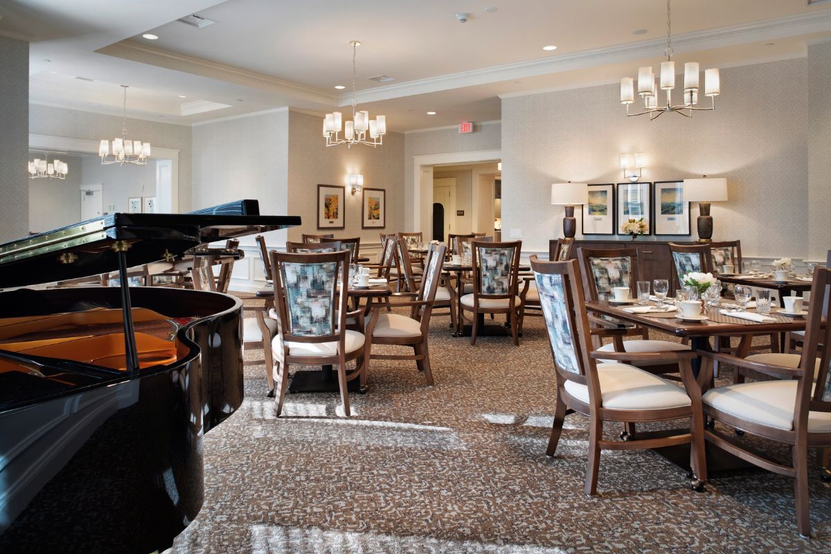 Sunrise of Fairfax Dining Room