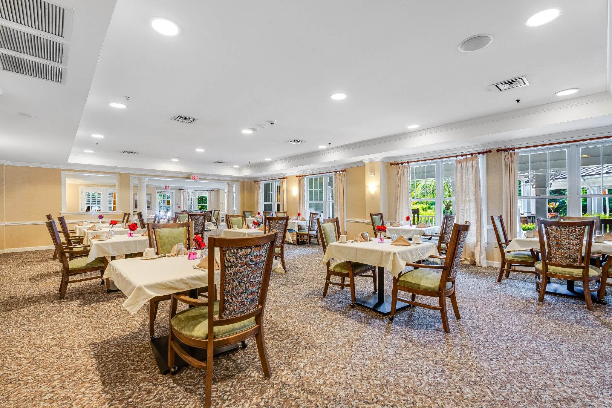 Sunrise of Burlington | Dining Room